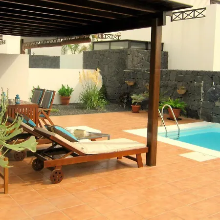 Playa Blanca .2 Ferienzimmer Mit Privaten Pool Terasse Balkon Und Garten Séjour chez l'habitant Playa Blanca (Lanzarote)