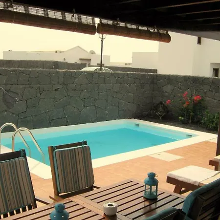 Séjour chez l'habitant Playa Blanca .2 Ferienzimmer Mit Privaten Pool Terasse Balkon Und Garten