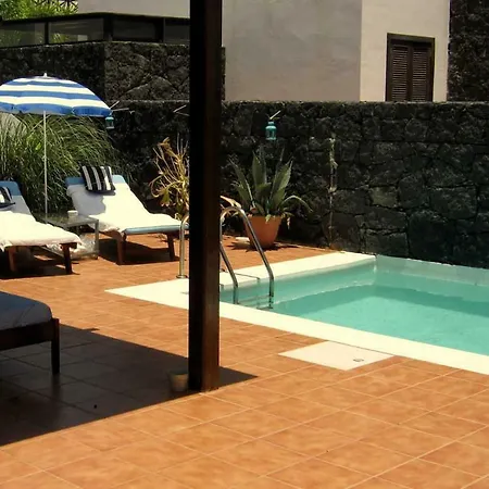 Playa Blanca .2 Ferienzimmer Mit Privaten Pool Terasse Balkon Und Garten *